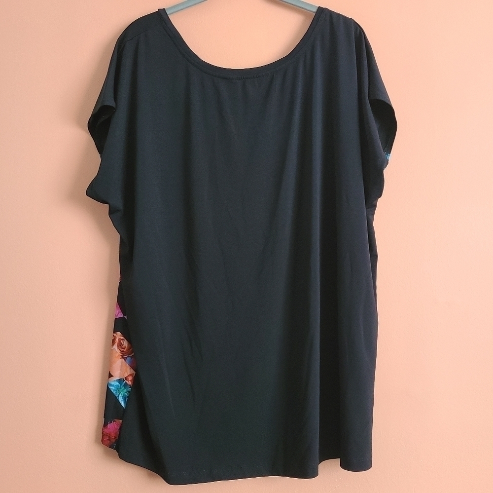Michel Studio Black & Multicolor Abstract Print Blouse โ Size 2X - Picture 2 of 5